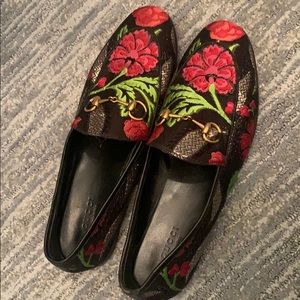 Gucci floral loafers! Size 39. Great condition